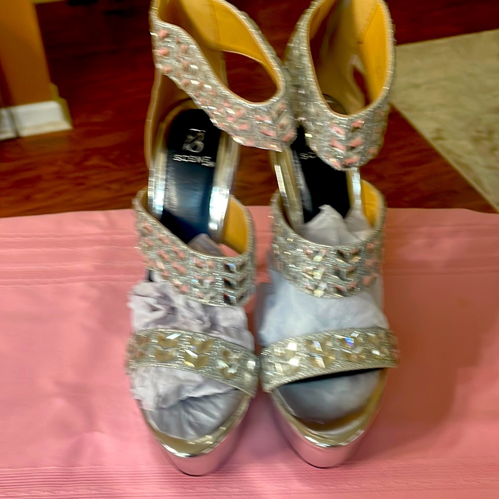 SCENE STILLETOS